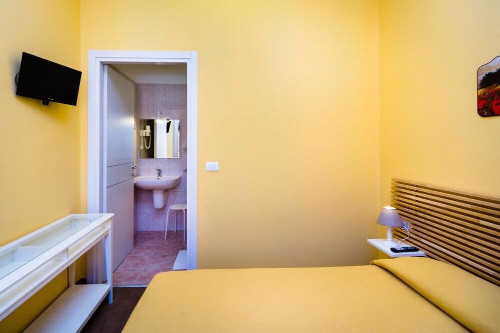 Hotel Boccascena Генуя Экстерьер фото