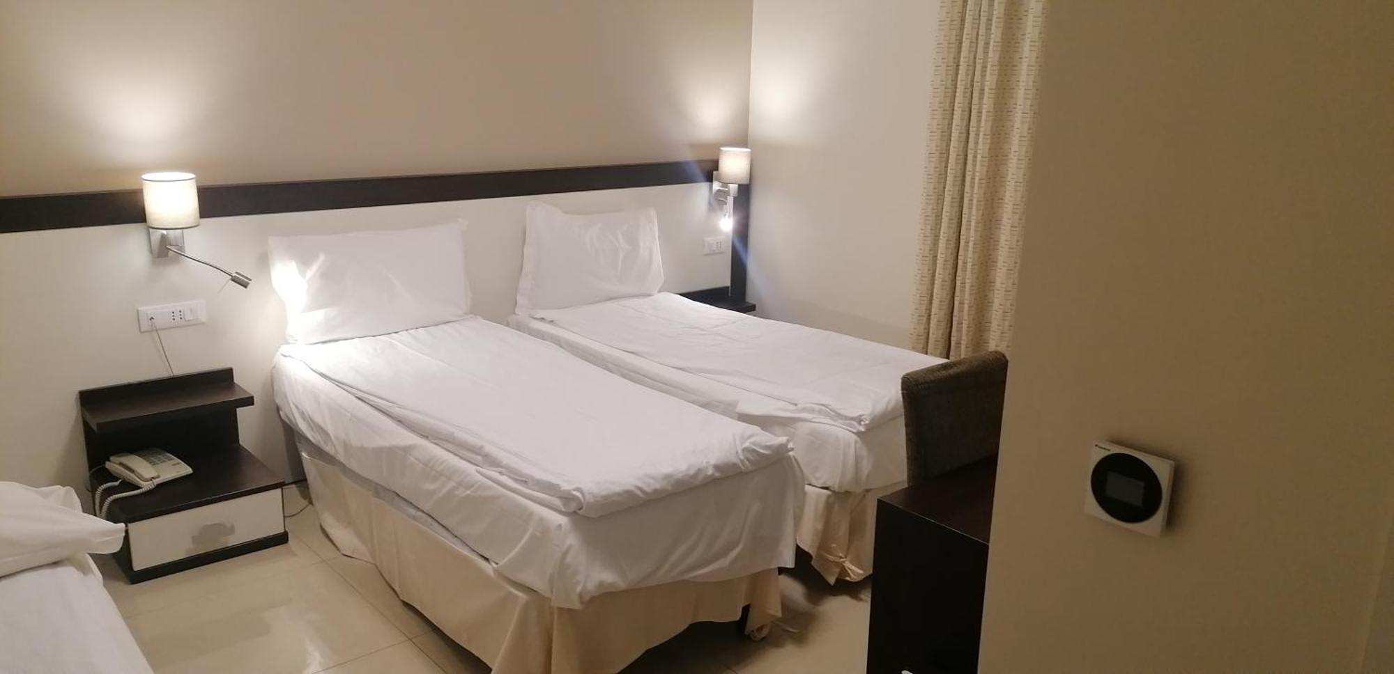 Hotel Boccascena Генуя Экстерьер фото