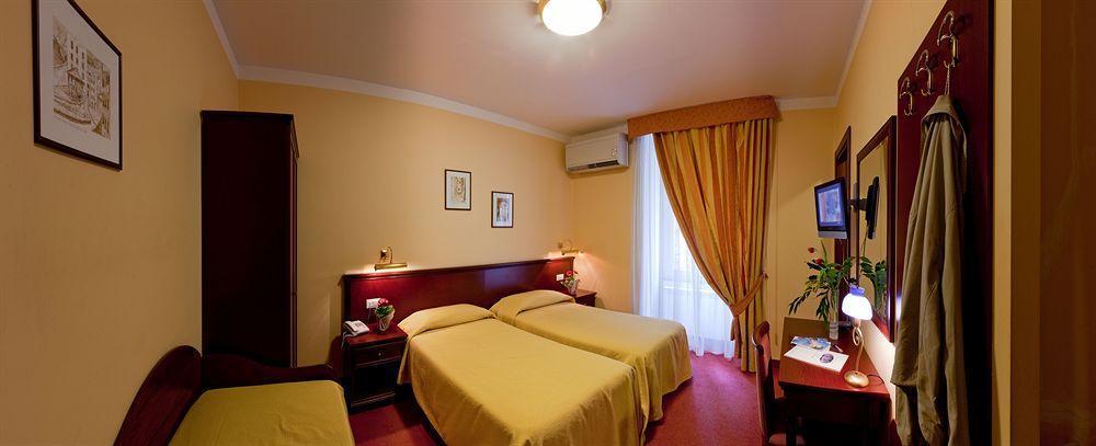 Hotel Boccascena Генуя Экстерьер фото
