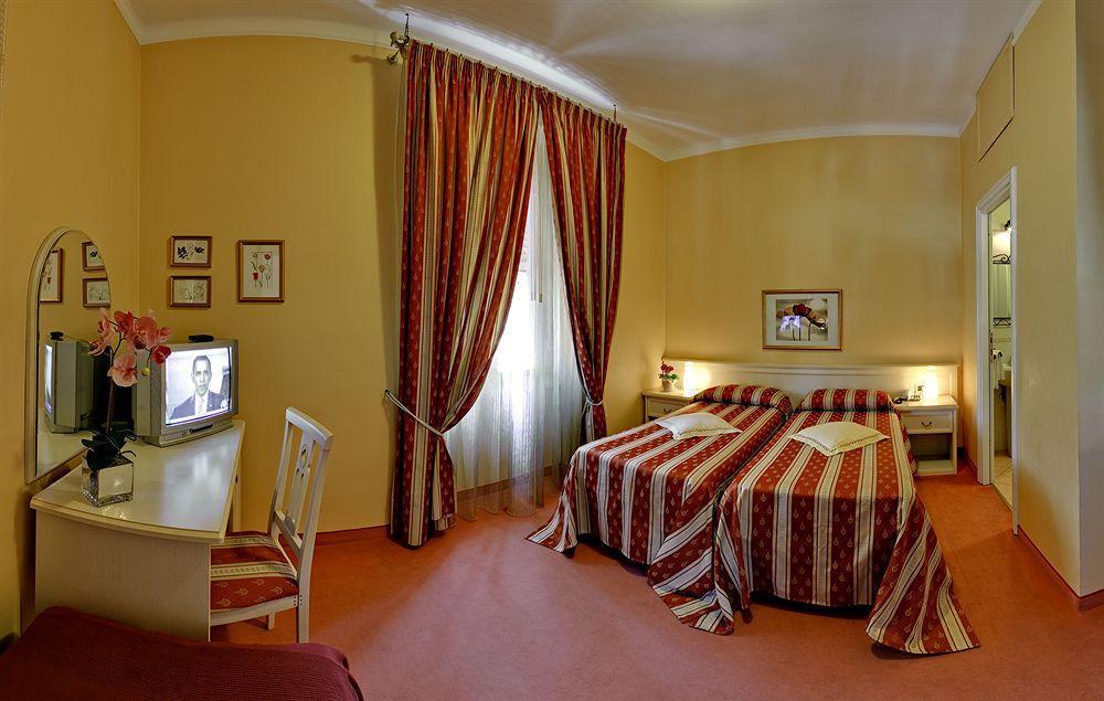 Hotel Boccascena Генуя Экстерьер фото