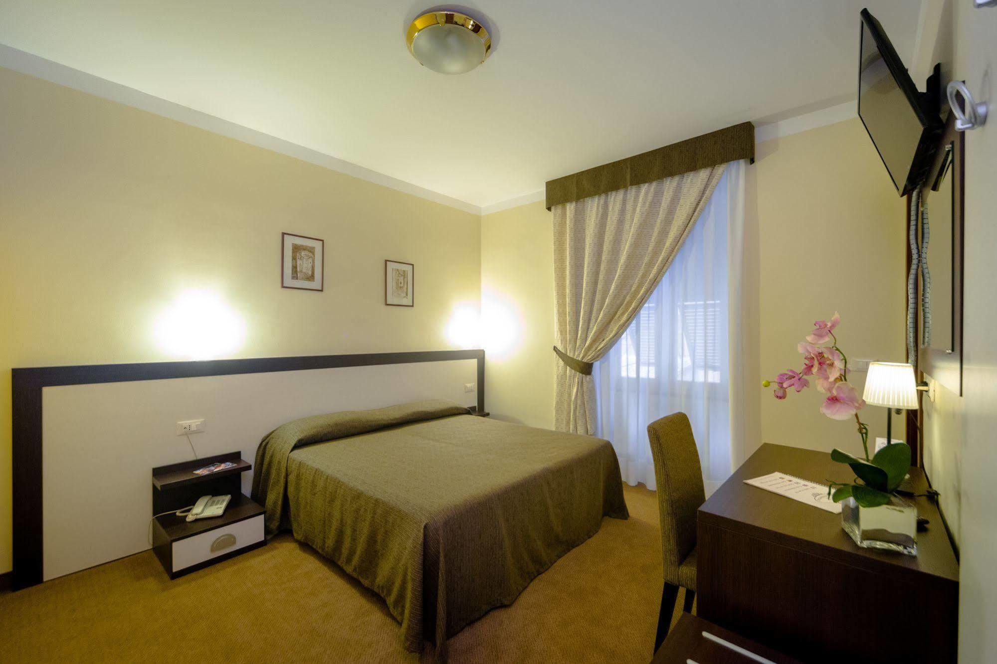 Hotel Boccascena Генуя Экстерьер фото
