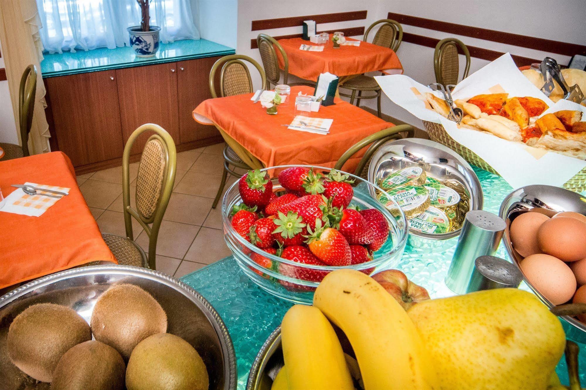 Hotel Boccascena Генуя Экстерьер фото